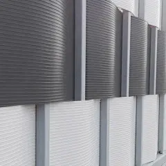 Skuteczne sposoby na osłonięcie balkonu w bloku od słońca