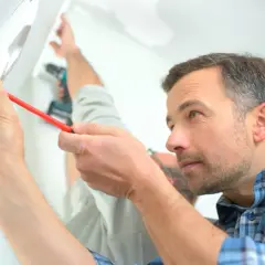 Jak naprawić domofon w bloku - skuteczne sposoby na problemy