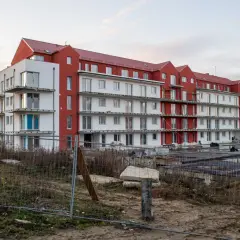Przed kim odpowiada spółdzielnia mieszkaniowa? Kluczowe informacje o odpowiedzialności