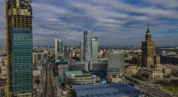 Ile metrów ma najwyższy budynek w Polsce? Zaskakująca prawda o Varso Tower