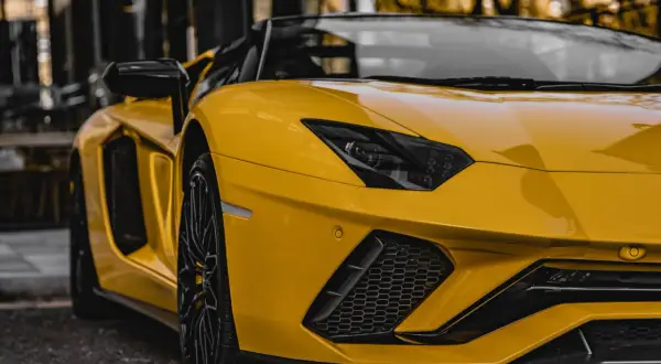 Ile kosztuje wynajem lamborghini? Ceny, warunki i ukryte koszty